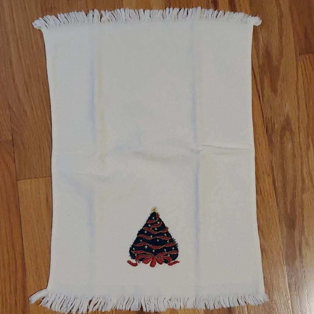 Set of 4 Holiday Hand Towels